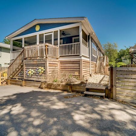 Charleston Home With Porch - 3 Mi To Folly Beach! Exterior photo