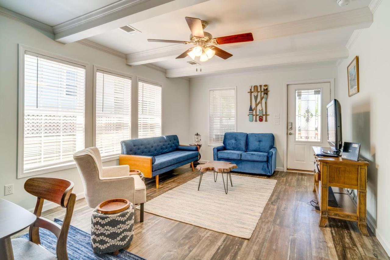 Charleston Home With Porch - 3 Mi To Folly Beach! Exterior photo