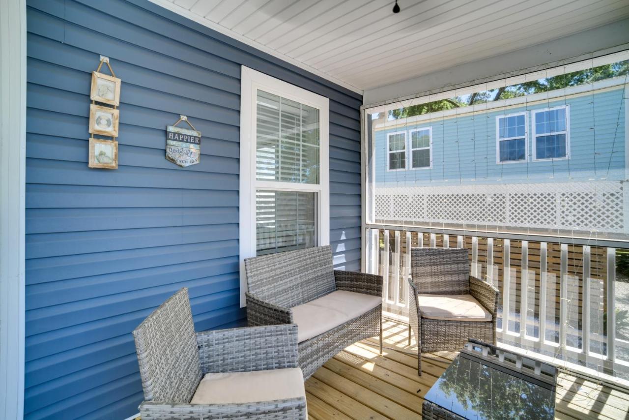 Charleston Home With Porch - 3 Mi To Folly Beach! Exterior photo