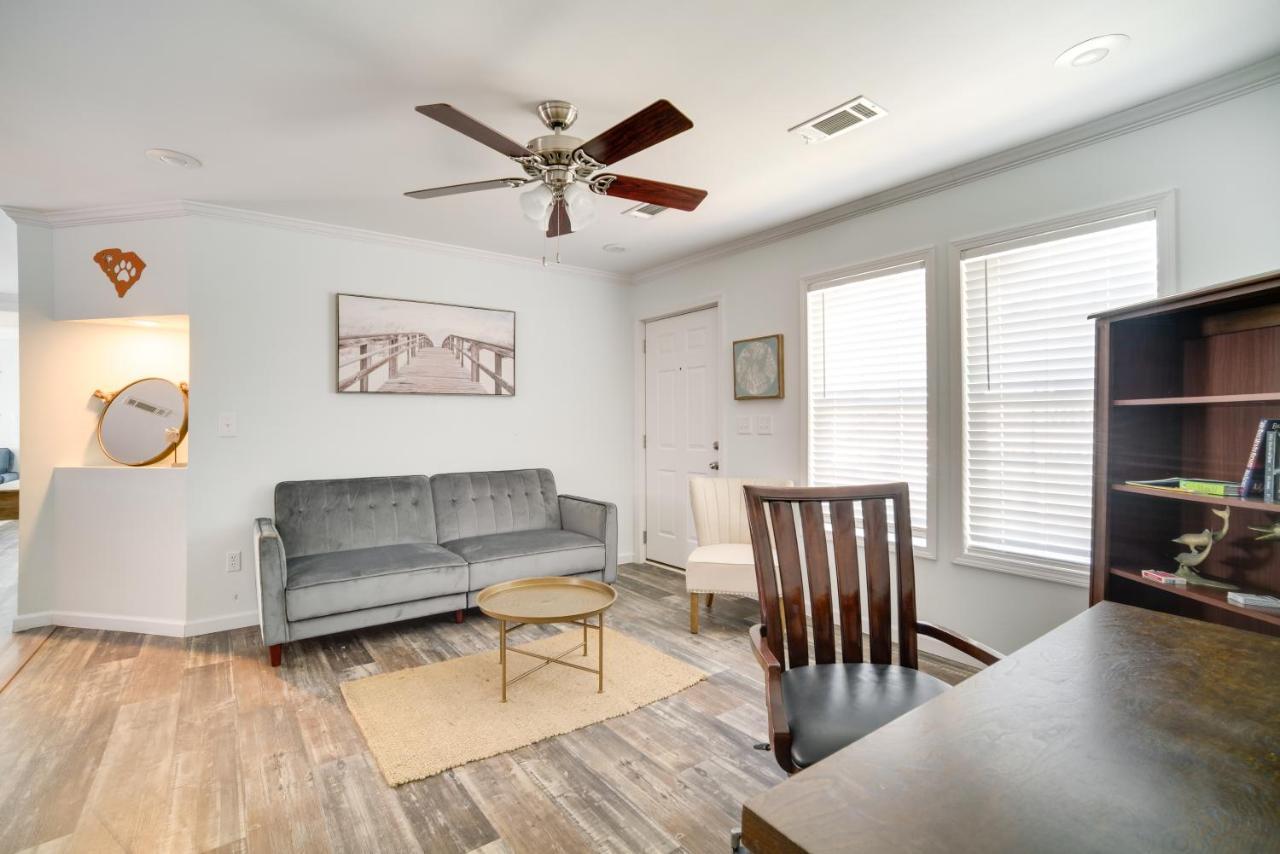 Charleston Home With Porch - 3 Mi To Folly Beach! Exterior photo